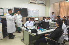 王增涛主任给医师（包括海外进修医师）讲课